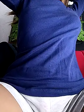 Snapshot of lianisrose chatting on December 18, 2025, 1:00 am lianisrose online show from December 18, 2025, 1:00 am