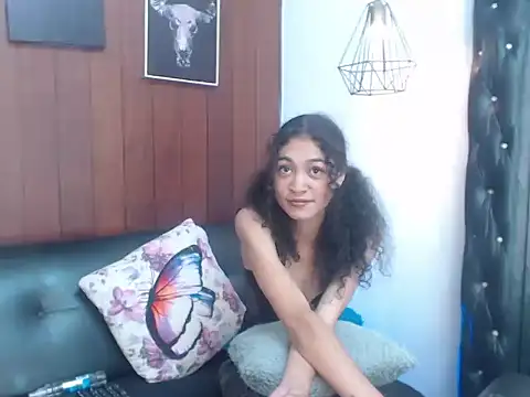 Snapshot of Aurora_ath chatting on May 7, 2026, 5:33 am Aurora ath online show from May 7, 2026, 5:33 am