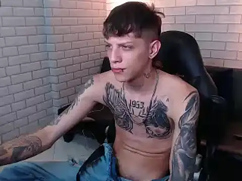 Snapshot of Adam_hard_ chatting on January 7, 2025, 11:03 pm Adam hard  online show from January 7, 2025, 11:03 pm