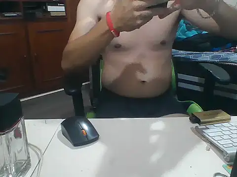 SOLESFETISHBR online show from November 9, 2025, 2:37 am