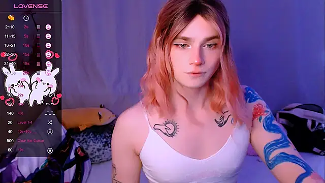 Snapshot of Alice_Hells chatting on January 18, 2026, 6:50 am Alice Hells online show from January 18, 2026, 6:50 am