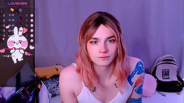 Snapshot of Alice_Hells chatting on February 18, 2026, 6:44 am Alice Hells online show from February 18, 2026, 6:44 am