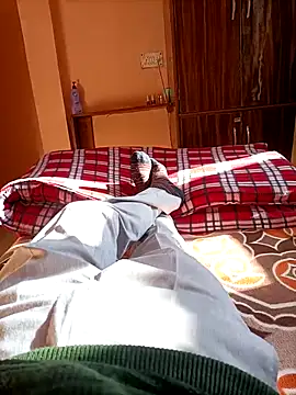 RRahullove69 online show from February 5, 2026, 10:11 am