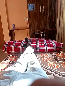 RRahullove69 online show from December 3, 2025, 8:58 am