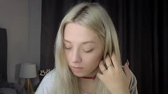 Snapshot of EngelFugler chatting on September 14, 2025, 11:32 am EngelFugler online show from September 14, 2025, 11:32 am