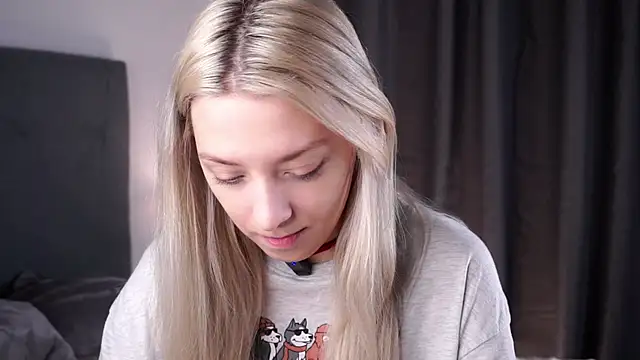 Snapshot of EngelFugler chatting on September 12, 2025, 11:10 am EngelFugler online show from September 12, 2025, 11:10 am