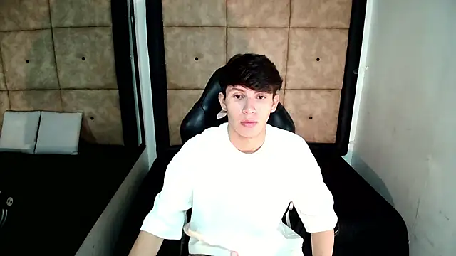 Snapshot of will_star_x chatting on October 2, 2025, 1:58 pm will star x online show from October 2, 2025, 1:58 pm