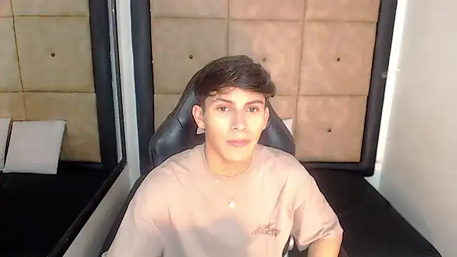 Snapshot of will_star_x chatting on September 25, 2025, 12:44 pm will star x online show from September 25, 2025, 12:44 pm