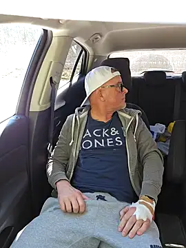 Snapshot of xxJANI2xx chatting on March 18, 2025, 12:06 pm xxJANI2xx online show from March 18, 2025, 12:06 pm