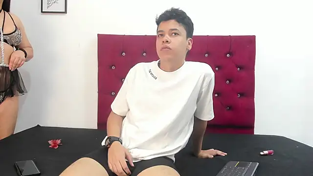 Snapshot of Gary-and-kathy chatting on March 19, 2026, 4:12 am Gary-and-kathy online show from March 19, 2026, 4:12 am