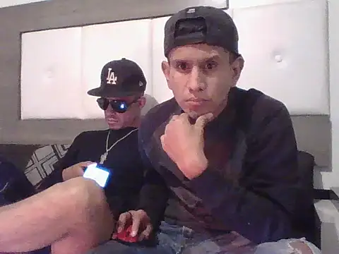 Snapshot of oiram27 chatting on November 23, 2025, 7:29 am oiram27 online show from November 23, 2025, 7:29 am