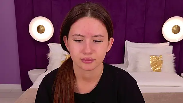 Snapshot of milaleoneli chatting on March 16, 2025, 12:22 pm milaleoneli online show from March 16, 2025, 12:22 pm