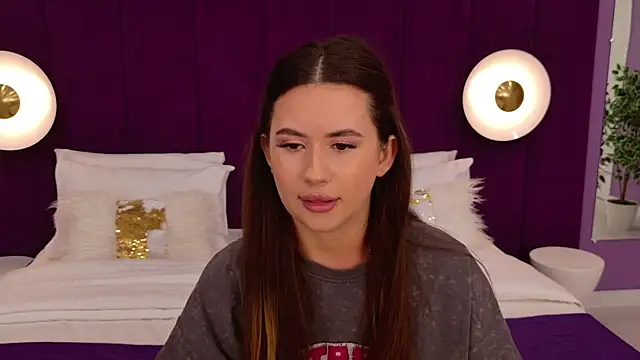 Snapshot of milaleoneli chatting on March 17, 2025, 3:29 pm milaleoneli online show from March 17, 2025, 3:29 pm