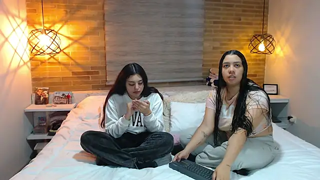 Scarlett Jazmin online show from November 24, 2025, 10:15 am