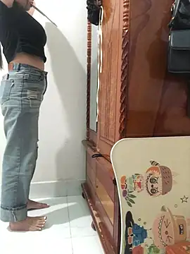 Snapshot of Lona118 chatting on January 12, 2025, 3:39 am Lona118 online show from January 12, 2025, 3:39 am