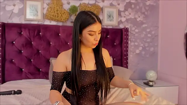 Snapshot of mia_greeco chatting on December 1, 2024, 4:45 pm mia greeco online show from December 1, 2024, 4:45 pm