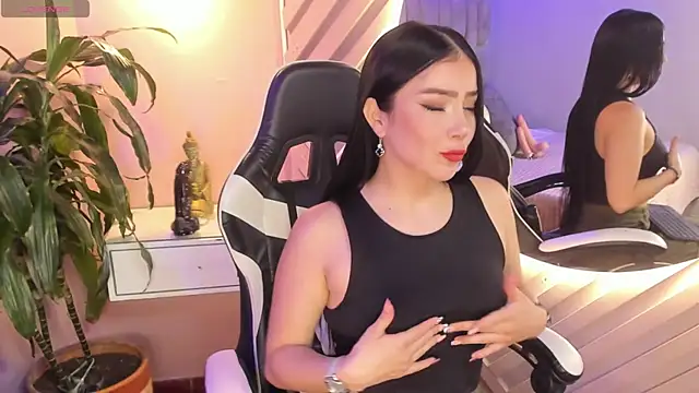 Snapshot of mia_greeco chatting on January 2, 2025, 11:31 am mia greeco online show from January 2, 2025, 11:31 am