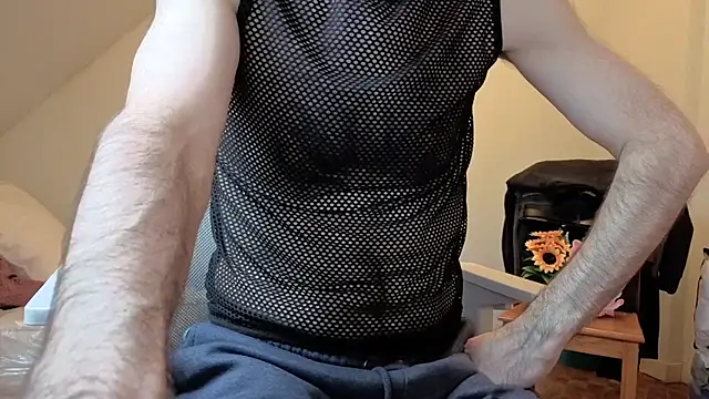 Snapshot of SteveStiffbone chatting on October 27, 2025, 2:07 pm SteveStiffbone online show from October 27, 2025, 2:07 pm