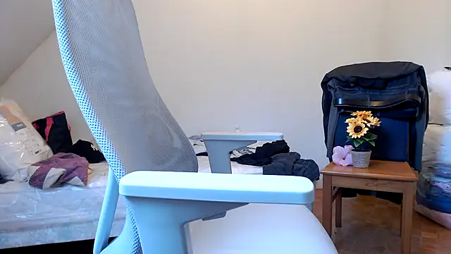 Snapshot of SteveStiffbone chatting on October 5, 2025, 1:13 pm SteveStiffbone online show from October 5, 2025, 1:13 pm