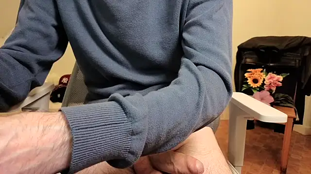 Snapshot of SteveStiffbone chatting on October 25, 2025, 9:48 pm SteveStiffbone online show from October 25, 2025, 9:48 pm