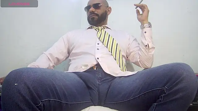 Snapshot of bruce_bigg chatting on May 9, 2026, 4:10 pm bruce bigg online show from May 9, 2026, 4:10 pm
