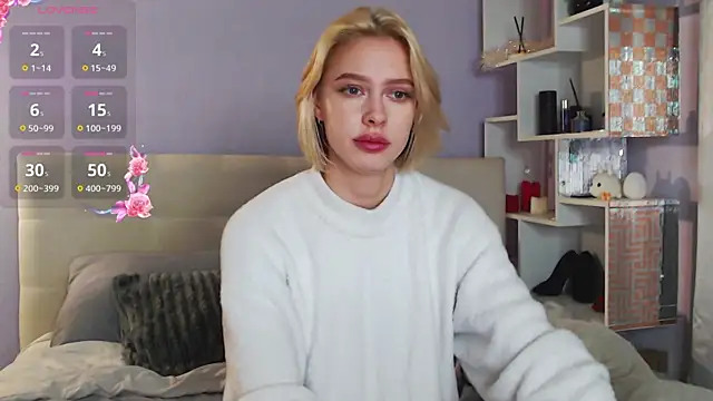 Snapshot of White_Lioness chatting on December 13, 2025, 8:26 pm White Lioness online show from December 13, 2025, 8:26 pm