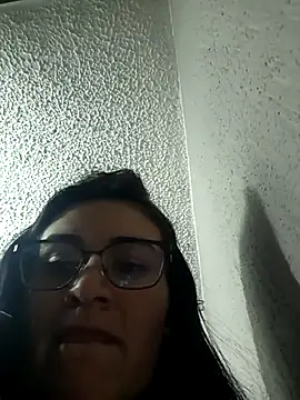 Snapshot of Hanna_Kinsley chatting on January 6, 2026, 3:21 am Hanna Kinsley online show from January 6, 2026, 3:21 am