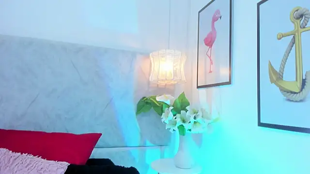 naomiii   online show from February 23, 2026, 11:44 am