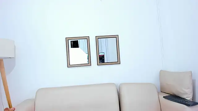 Snapshot of naomiii__ chatting on March 15, 2025, 1:30 am naomiii online show from March 15, 2025, 1:30 am