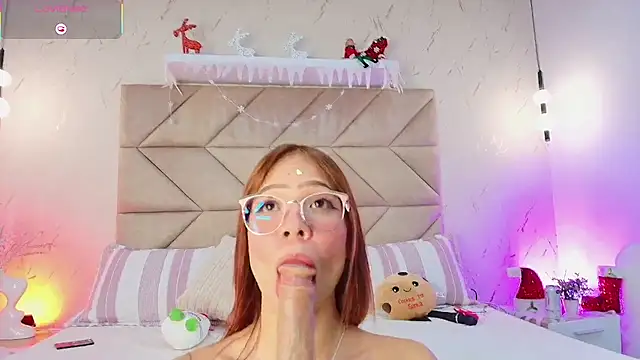 Snapshot of CaroSainz chatting on December 16, 2025, 1:21 am CaroSainz online show from December 16, 2025, 1:21 am