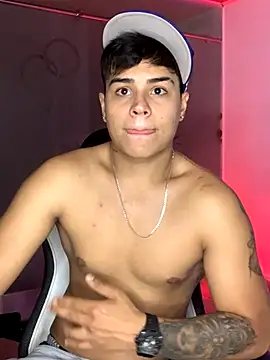 SantiagoReyesFtt online show from October 22, 2025, 5:07 am