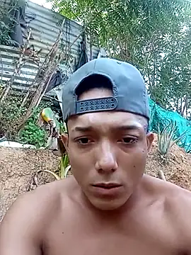 Snapshot of tayson_ chatting on November 22, 2025, 12:48 pm tayson online show from November 22, 2025, 12:48 pm