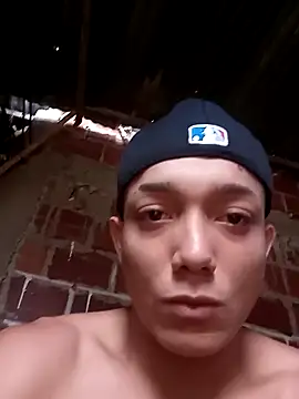 Snapshot of tayson_ chatting on November 14, 2025, 11:36 am tayson online show from November 14, 2025, 11:36 am