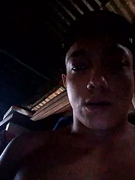 Snapshot of tayson_ chatting on October 8, 2025, 11:01 am tayson online show from October 8, 2025, 11:01 am