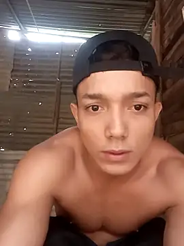 Snapshot of tayson_ chatting on October 16, 2025, 11:29 am tayson online show from October 16, 2025, 11:29 am