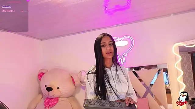 Jazmin tay online show from November 22, 2025, 11:42 am