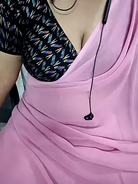 Snapshot of Yours_Radika chatting on January 20, 2025, 4:01 pm Yours Radika online show from January 20, 2025, 4:01 pm