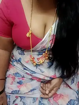 Snapshot of Yours_Radika chatting on November 17, 2025, 4:33 pm Yours Radika online show from November 17, 2025, 4:33 pm