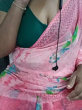 Snapshot of Yours_Radika chatting on February 19, 2025, 3:05 pm Yours Radika online show from February 19, 2025, 3:05 pm