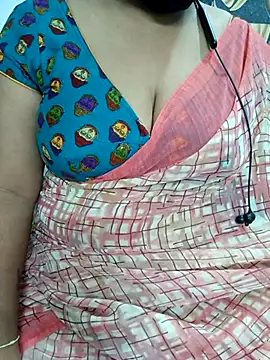 Snapshot of Yours_Radika chatting on March 11, 2025, 4:40 pm Yours Radika online show from March 11, 2025, 4:40 pm