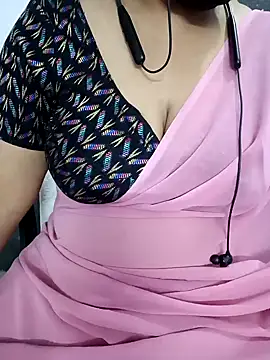 Snapshot of Yours_Radika chatting on January 3, 2025, 5:20 pm Yours Radika online show from January 3, 2025, 5:20 pm