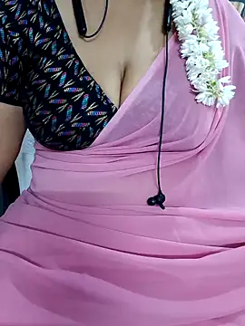 Snapshot of Yours_Radika chatting on February 21, 2025, 5:20 pm Yours Radika online show from February 21, 2025, 5:20 pm