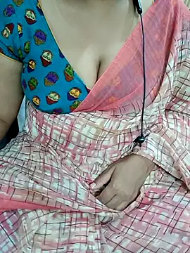 Snapshot of Yours_Radika chatting on March 2, 2025, 8:14 pm Yours Radika online show from March 2, 2025, 8:14 pm