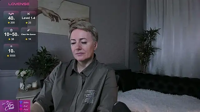 Nika Smit online show from February 21, 2025, 9:45 am