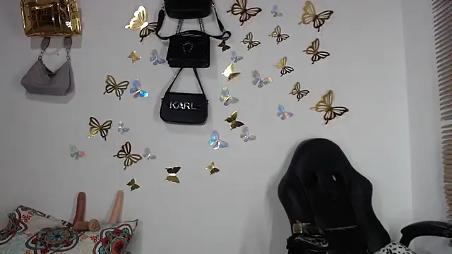 bigcrisblack online show from October 24, 2025, 9:19 am