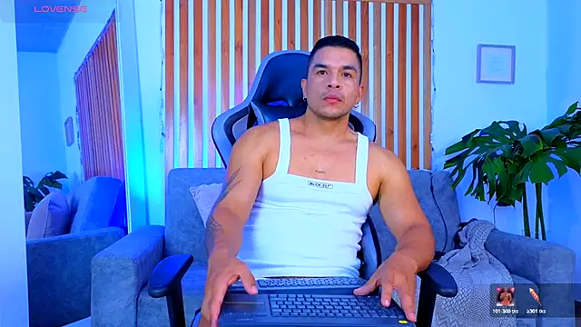 Snapshot of estebandelouis chatting on May 26, 2026, 8:23 am estebandelouis online show from May 26, 2026, 8:23 am