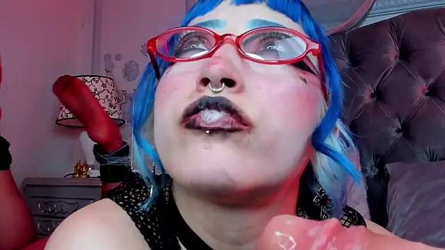 Snapshot of Blue_berry1 chatting on February 8, 2025, 12:38 am Blue berry1 online show from February 8, 2025, 12:38 am