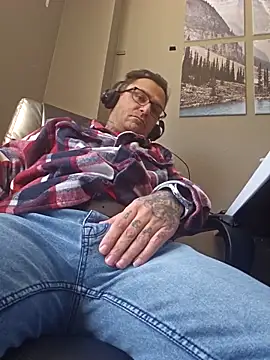 Snapshot of dadbod1178 chatting on February 20, 2025, 7:41 pm dadbod1178 online show from February 20, 2025, 7:41 pm