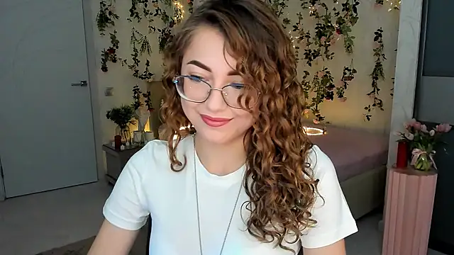 Snapshot of SereneFlame chatting on May 25, 2026, 4:06 pm SereneFlame online show from May 25, 2026, 4:06 pm
