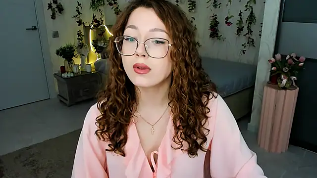 Snapshot of SereneFlame chatting on April 26, 2026, 7:22 pm SereneFlame online show from April 26, 2026, 7:22 pm
